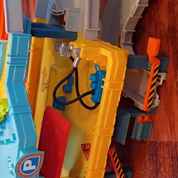 Matchbox car garage - Picture 10 of 15